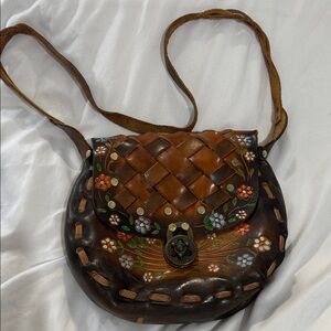 1970s vintage basket weave genuine leather bag floral